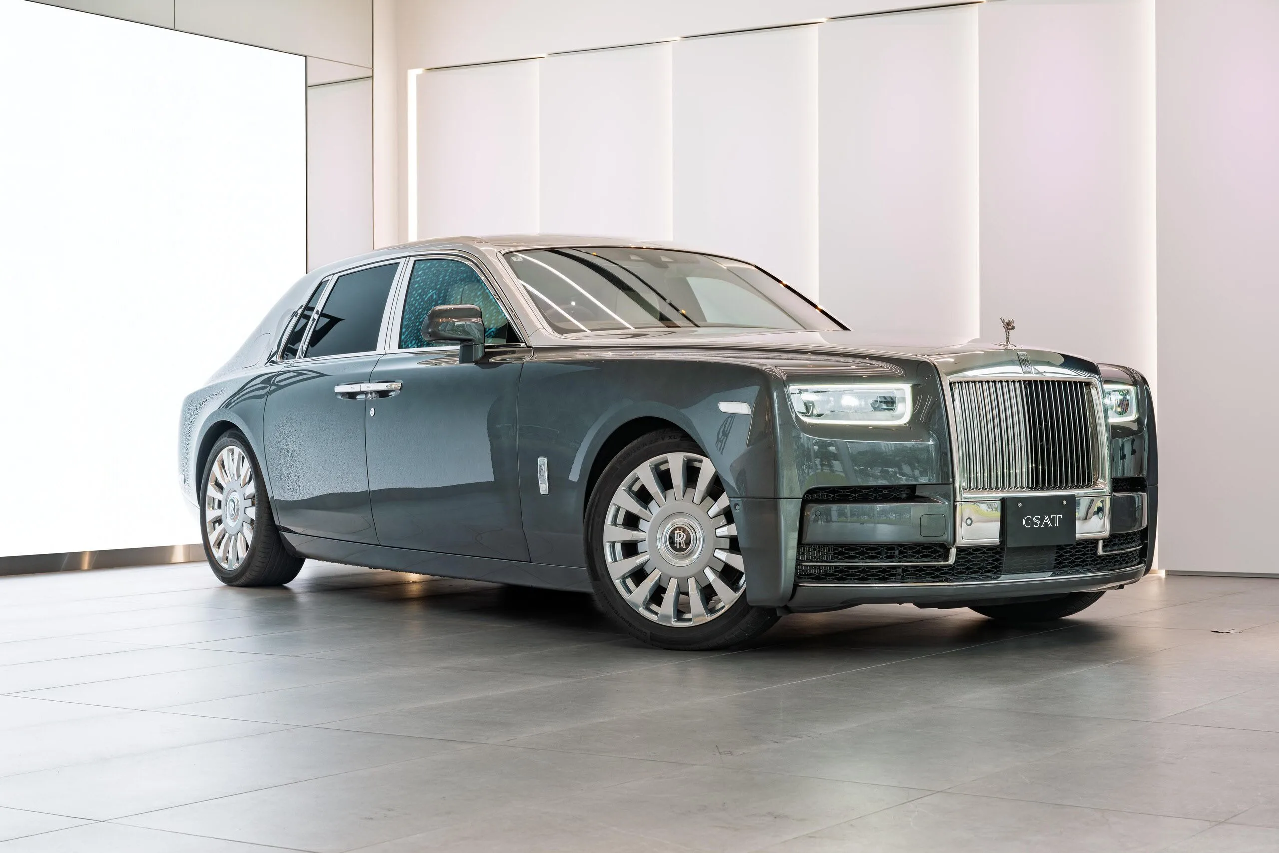 2022 Rolls-Royce Phantom
