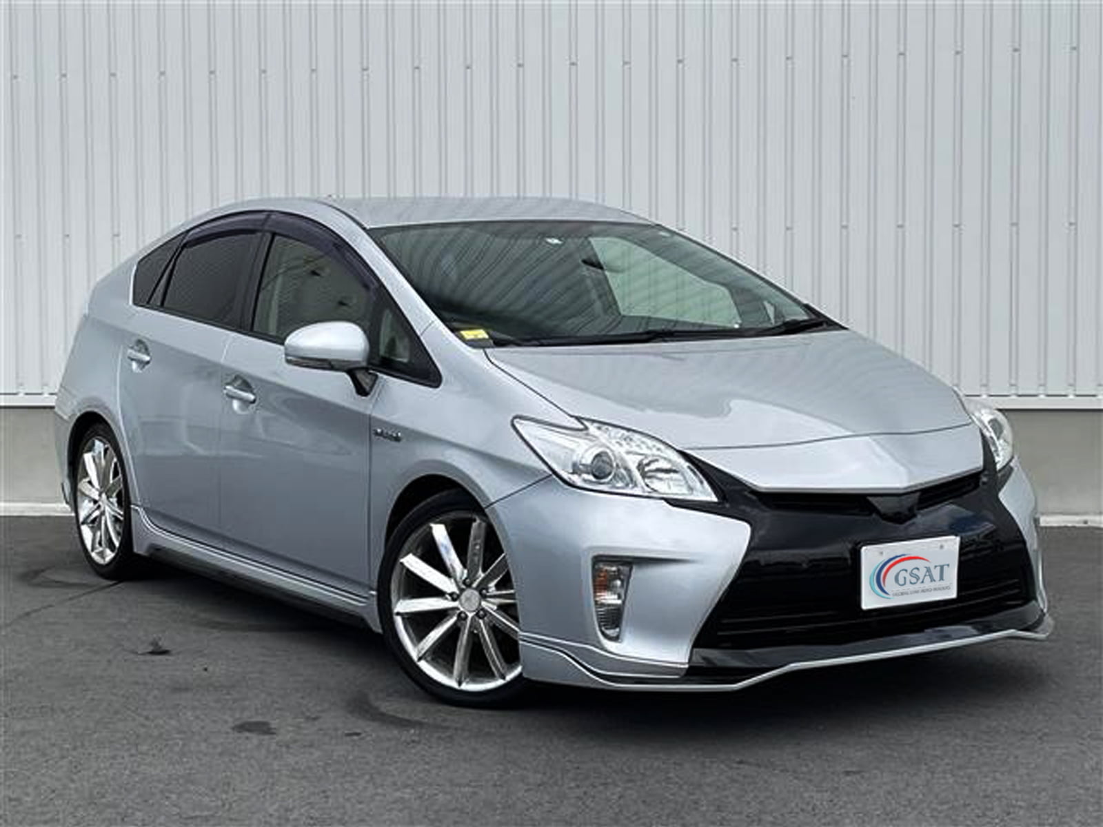 2014 Toyota Prius L (Right Hand) - 1.8L Inline 4 Hybrid  (No.790624) ID 8605