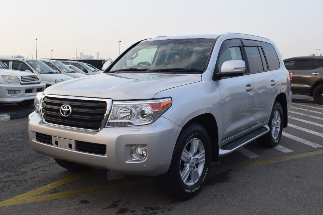 2014 Toyota land cruiser Sahara Silver (No.830752)