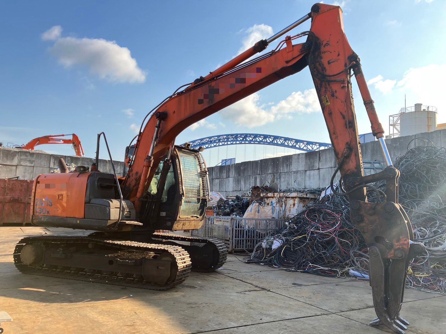 Hitachi Excavator ZX130 (No.850801)
