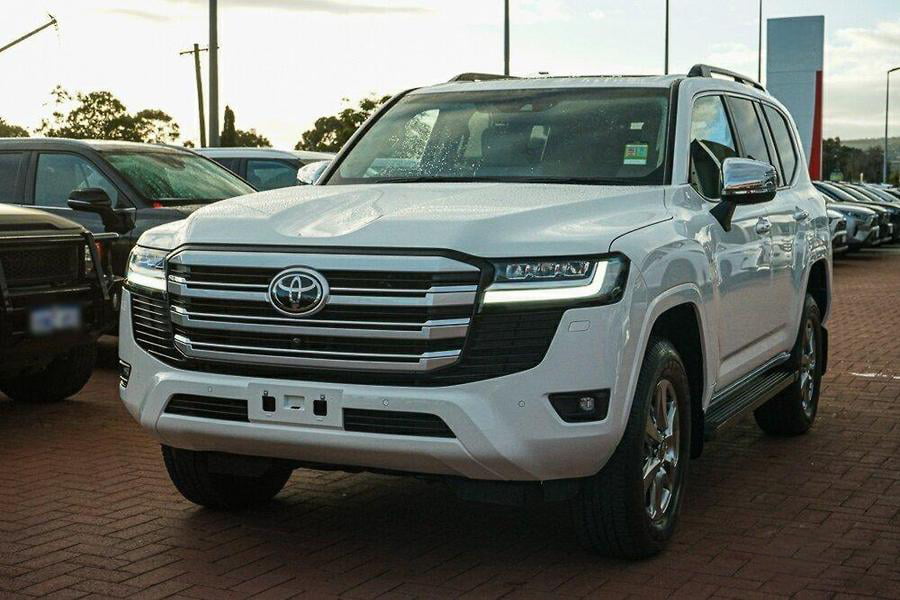 2025 Toyota Landcruiser Sahara 7 Seater (No.480786)