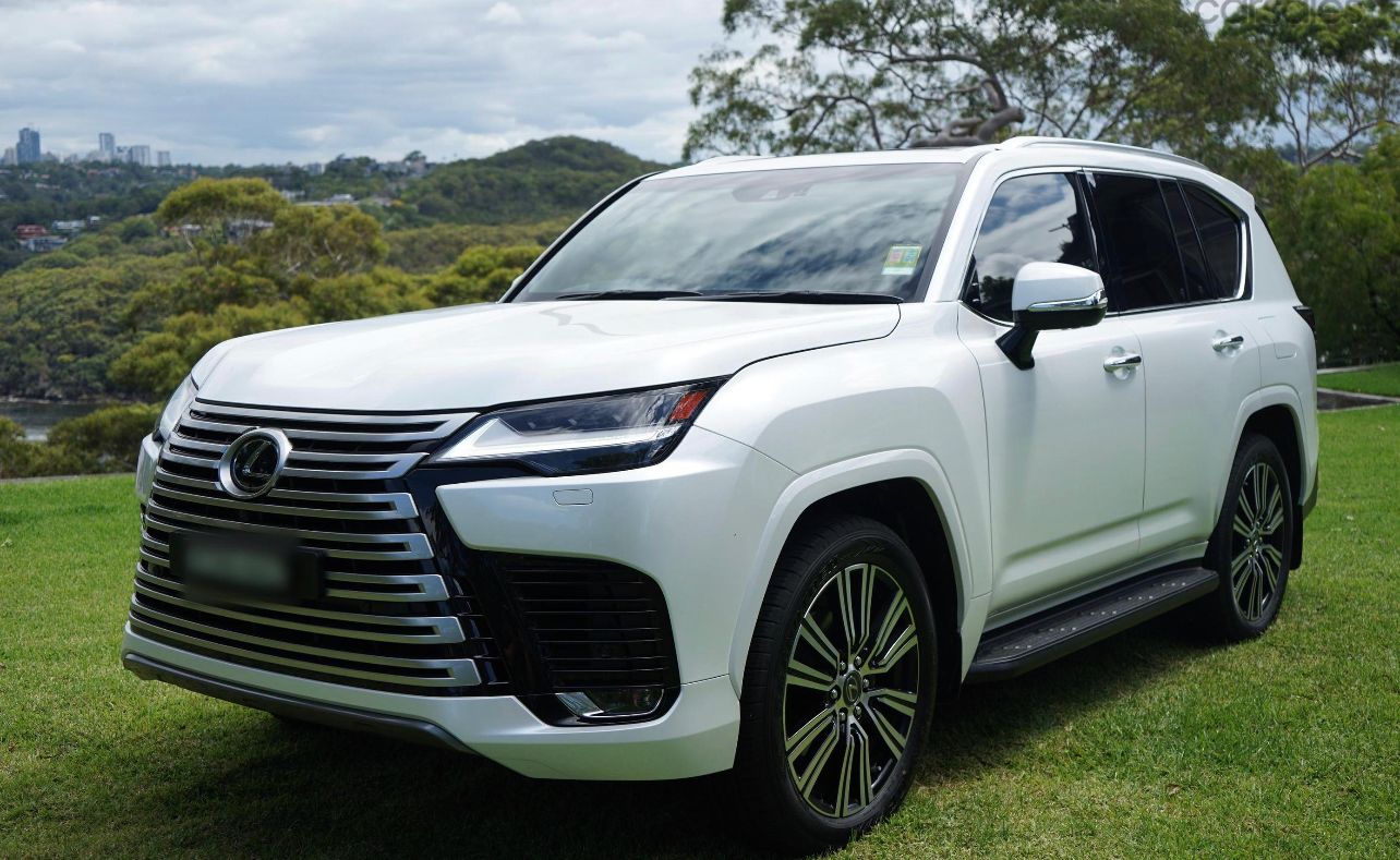 2025 LEXUS LX500D SPORTS LUXURY SUV (No.J0858)
