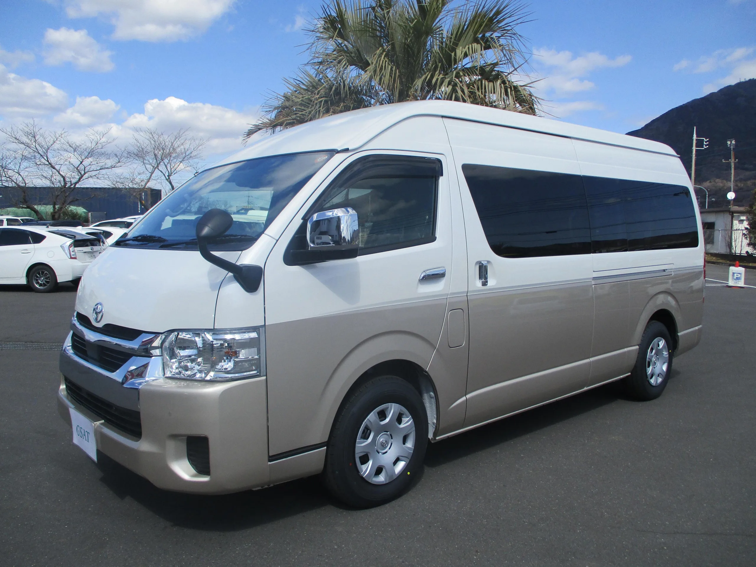 2025 Toyota Hiace 2.7 Grand Cabin 10 Seates