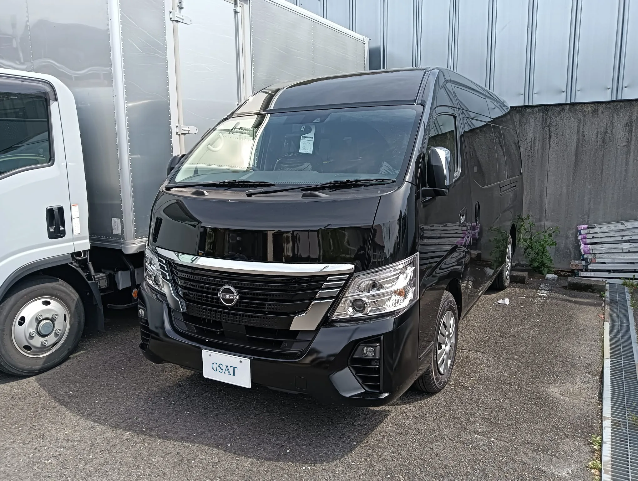 2025 Nissan Caravan 2.5L Gasoline 14 seater