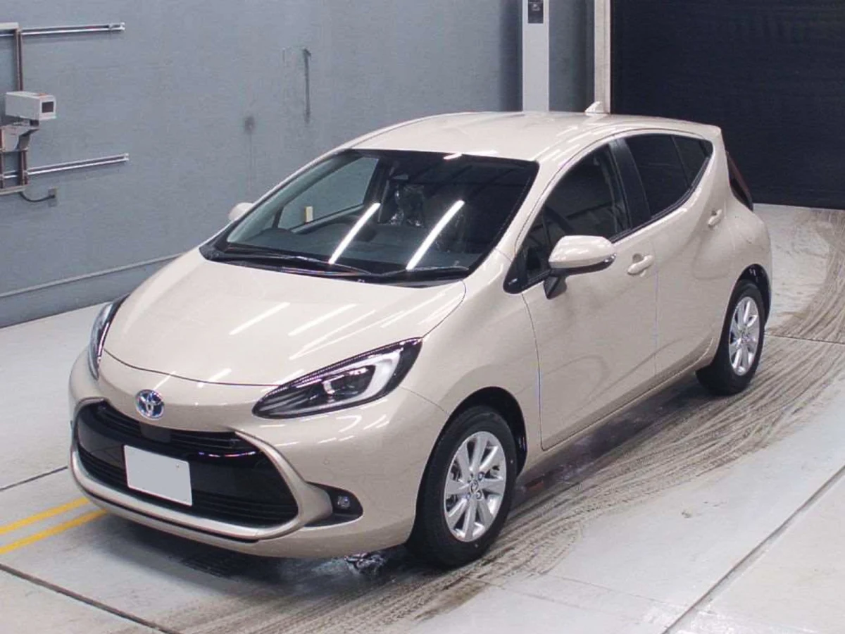 2022 Toyota Aqua Z Safety Sens Right Hand (Clear Beige Metallic) (No.790618) ID 4021