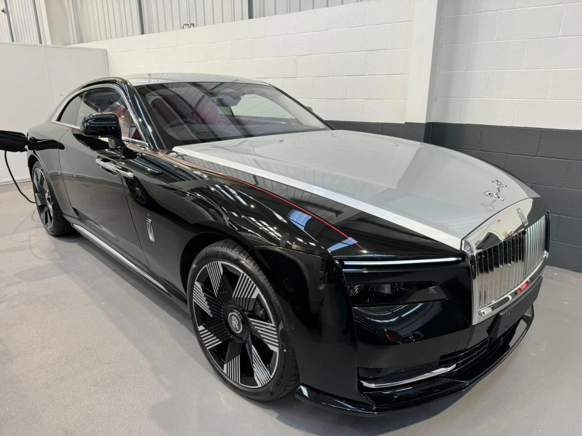 2025 Rolls-Royce Full Electric Spectre Launch Package (No.J0920)