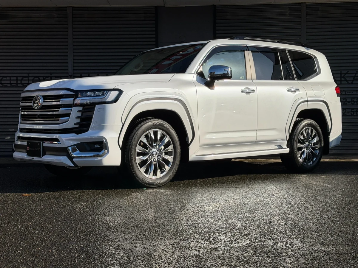 All new 2026 model Toyota Land Cruiser 300 3.5 ZX 7 seater