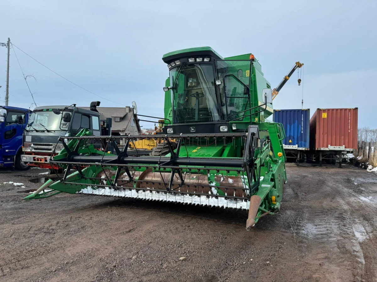 JOHN DEERE 1170 Combine Harvester (No.J0940)