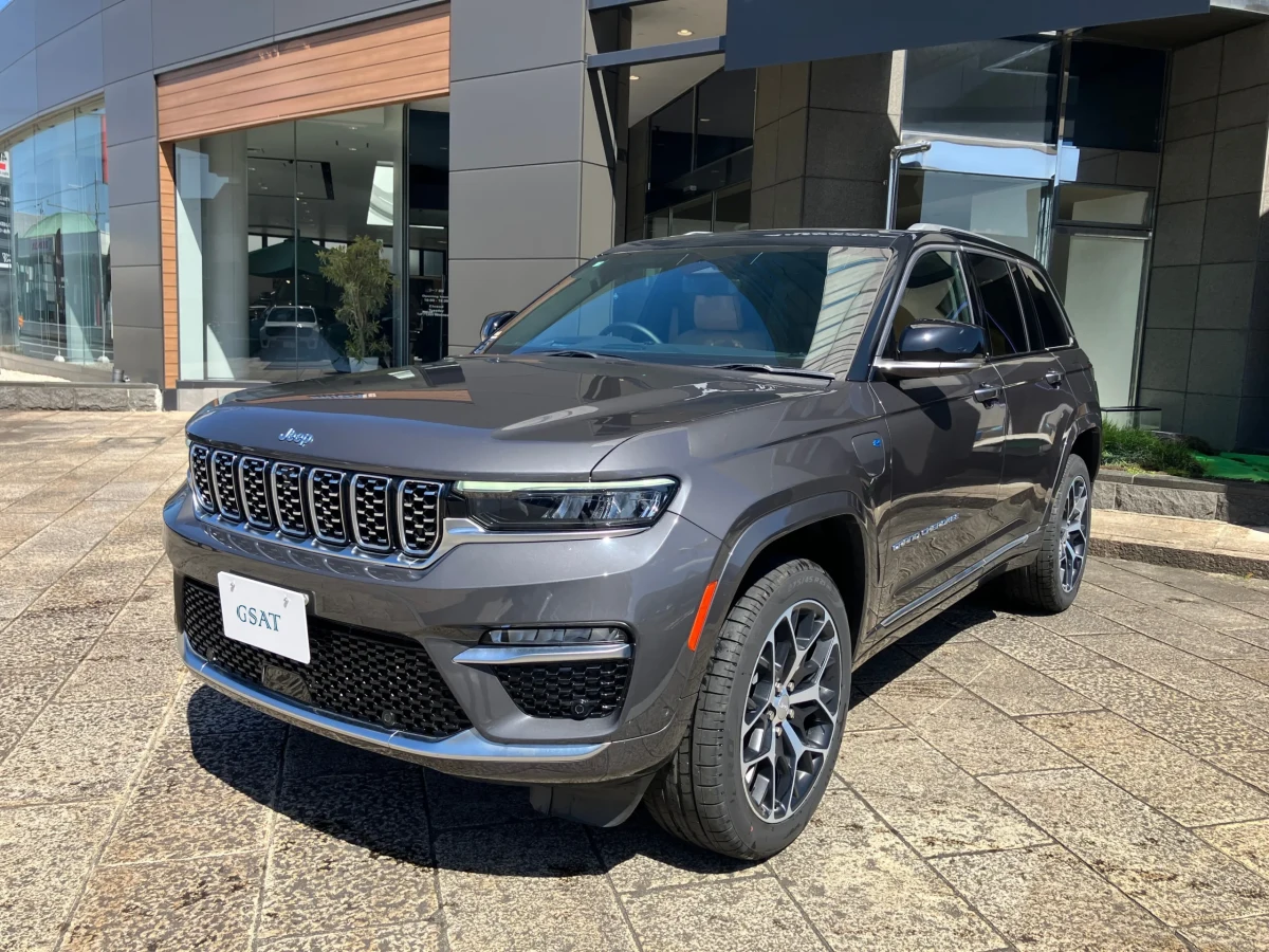 2025 Jeep Grand Cherokee Summit Reserve 4xe (Plug‑In Hybrid)