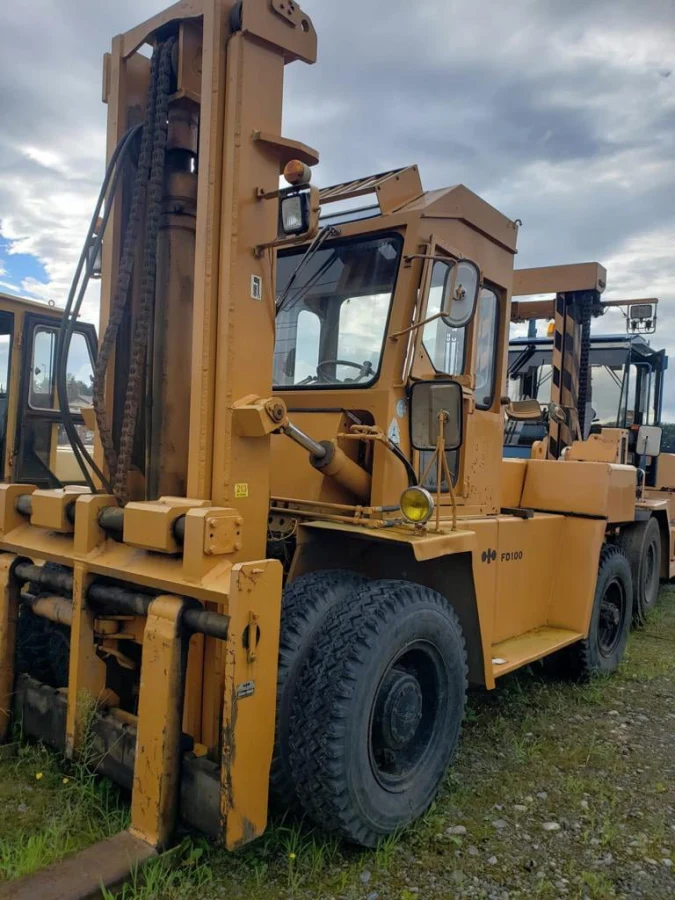 Komatsu FD100-4 ForkLift (No.850808)