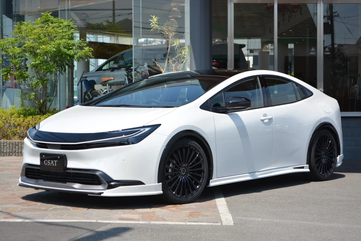 2025 TOYOTA PRIUS 2.0 Z ZEUS Aero Package