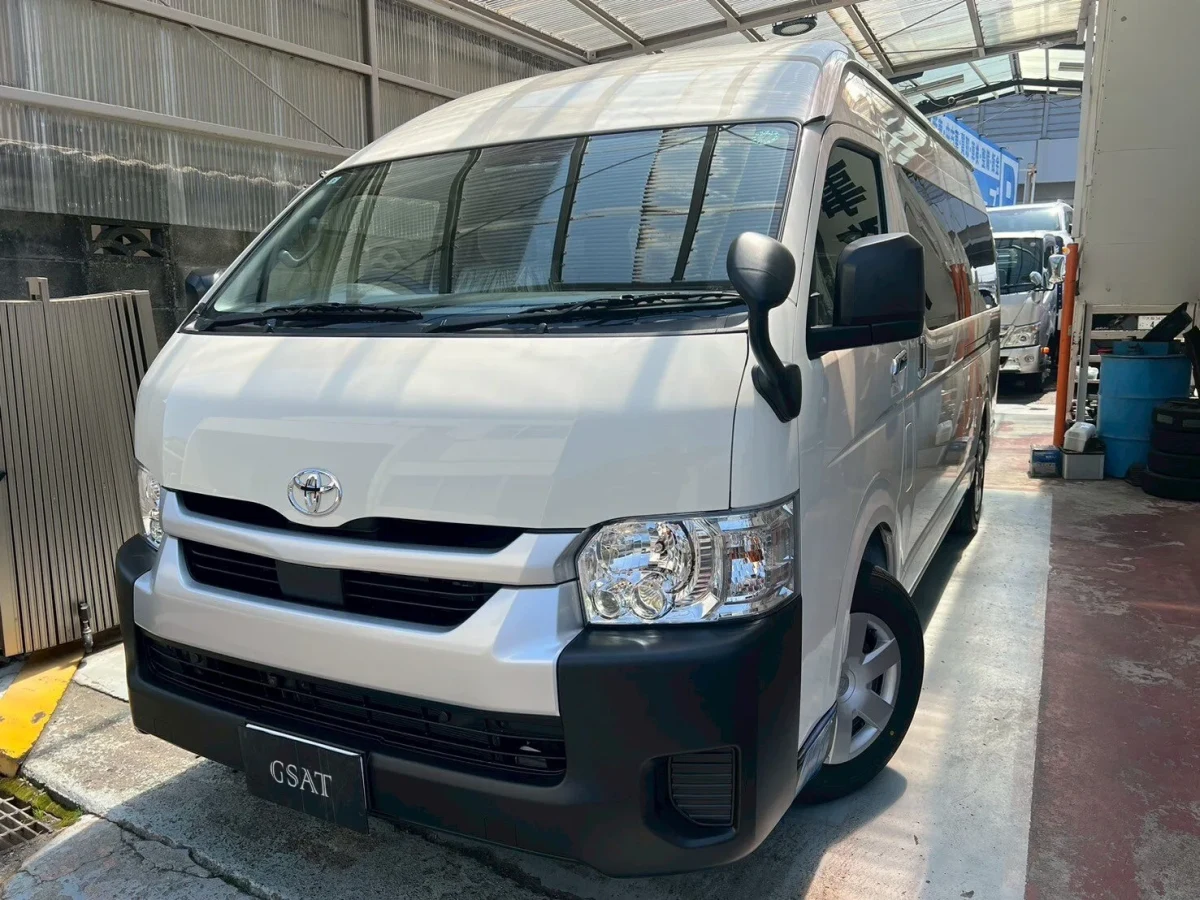 2025 Toyota Hiace Commuter 2.8 GL Diesel Turbo – 14-Seater