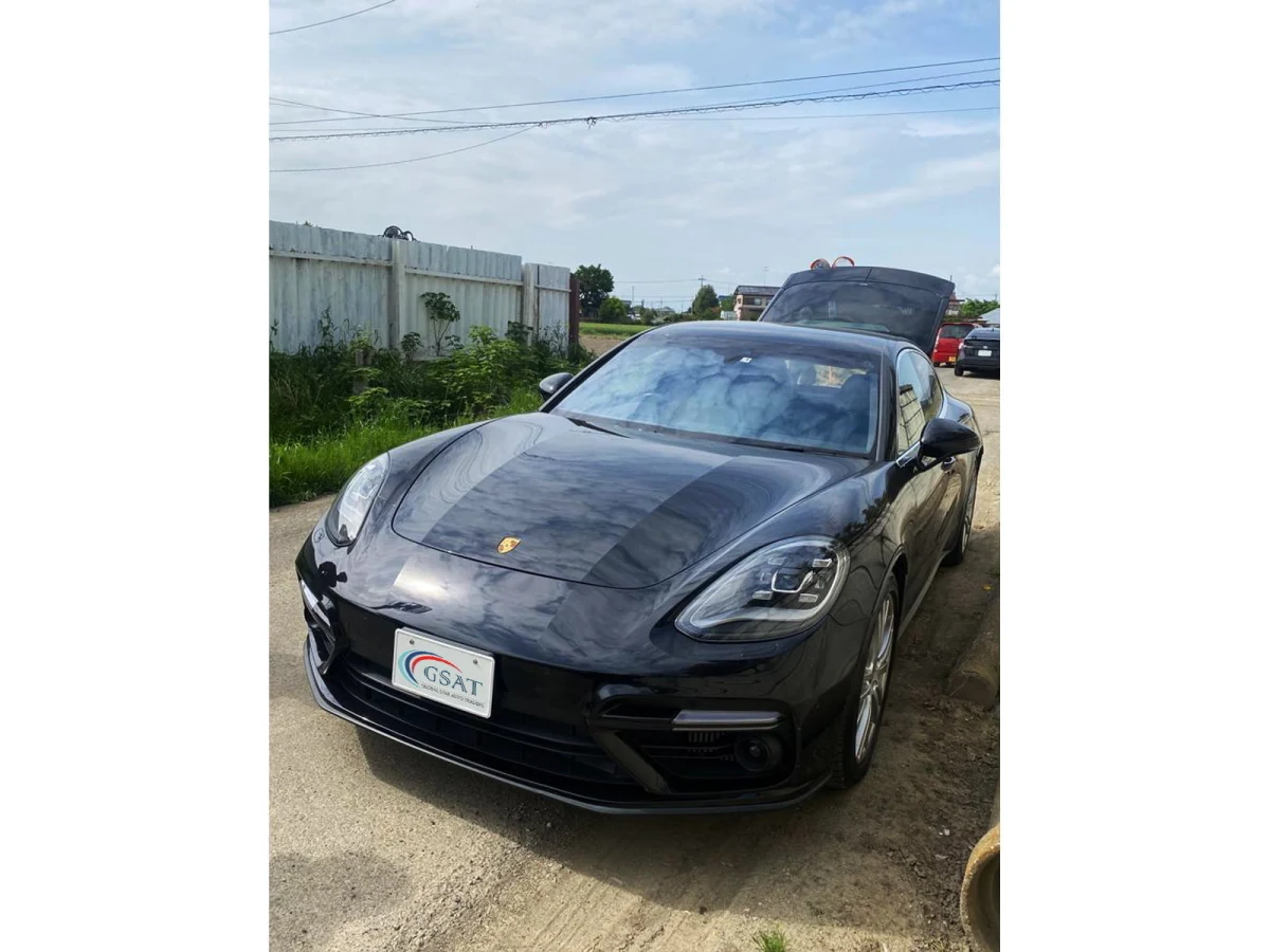 2017 Porsche Panamera Executive Turbo-Hybrid (No.J0611)