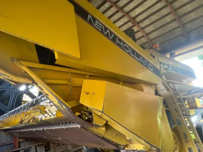 1996 NEW HOLLAND TC54 COMBINE HARVESTER (No.J0797)