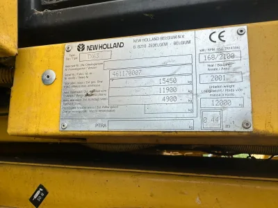 2001 NEW HOLLAND TX63 COMBINE HARVESTER (No.J0798)