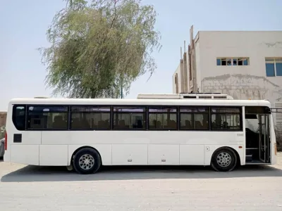 2009 Hyundai 6 cylinder long Bus with AC (No.830735)