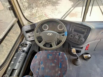 2009 Hyundai 6 cylinder long Bus with AC (No.830735)
