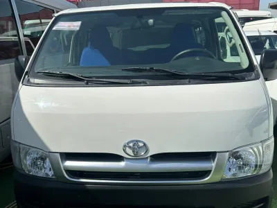 2010 Toyota Hiace 13 Seater Mini van (No.830813)