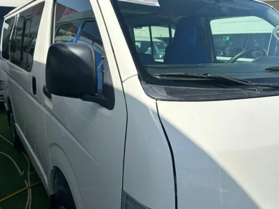 2010 Toyota Hiace 13 Seater Mini van (No.830813)