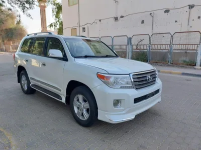 2014 TOYOTA LAND CRUISER VXR 4.6L V8 model Gcc spece full option (No.830812)
