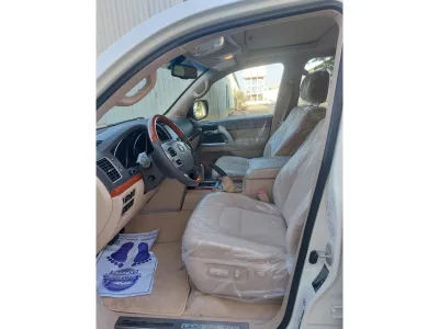 2014 TOYOTA LAND CRUISER VXR 4.6L V8 model Gcc spece full option (No.830812)