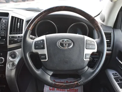 2014 Toyota land cruiser Sahara Silver (No.830752)