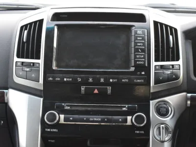 2014 Toyota land cruiser Sahara Silver (No.830752)