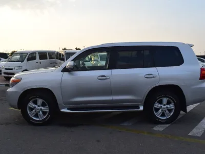 2014 Toyota land cruiser Sahara Silver (No.830752)