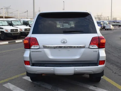 2014 Toyota land cruiser Sahara Silver (No.830752)