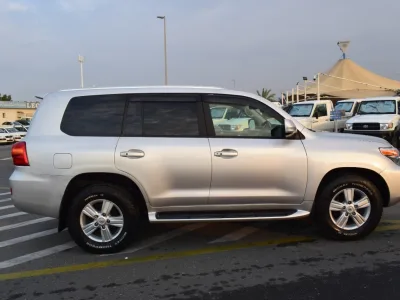 2014 Toyota land cruiser Sahara Silver (No.830752)