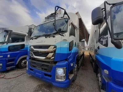 2016 Isuzu Giga large Aluminium wing body truck QPG-CYL77B (No.920772)