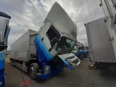 2016 Isuzu Giga large Aluminium wing body truck QPG-CYL77B (No.920772)