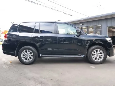 2016 Toyota Land Cruiser 200 GXR Left Handle V8 Diesel