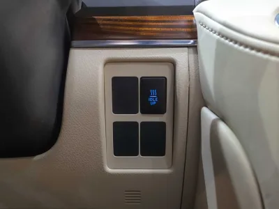 2016 Toyota Land Cruiser 200 GXR Left Handle V8 Diesel