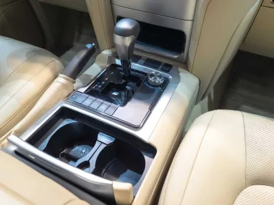 2016 Toyota Land Cruiser 200 GXR Left Handle V8 Diesel