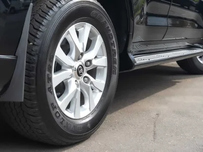 2016 Toyota Land Cruiser 200 GXR Left Handle V8 Diesel