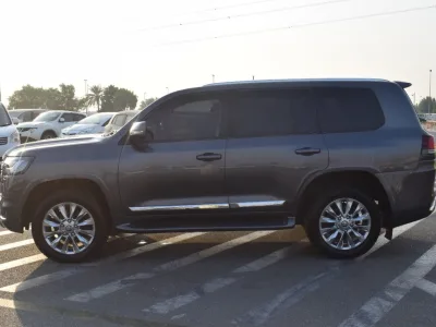 2016 Toyota LandCruiser full option 4.4L 7 seater (No. 830479)
