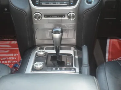 2016 Toyota LandCruiser full option 4.4L 7 seater (No. 830479)