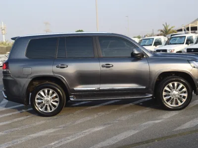 2016 Toyota LandCruiser full option 4.4L 7 seater (No. 830479)