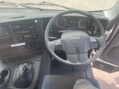 2017 Isuzu Giga Self Loader Truck with Winch remote control (No.Jo480s)