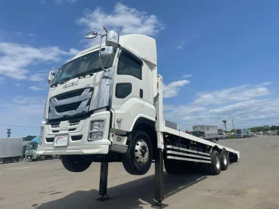 2017 Isuzu Giga Self Loader Truck with Winch remote control (No.Jo480s)