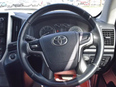2017 Toyota Land Cruiser full option  Black (No.830783)