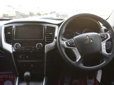 2019 Mitsubishi pickup L200 White (No.830778)