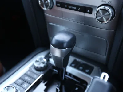 2019 Toyota Land Cruiser 200 4.6 ZX 4WD WALD