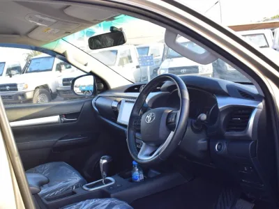 2020 Toyota Hilux Pickup  Push start leather electric Green (No.830780)