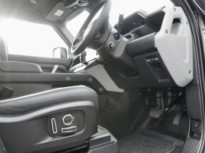 2022 Land Rover Defender 130 (No.140750)