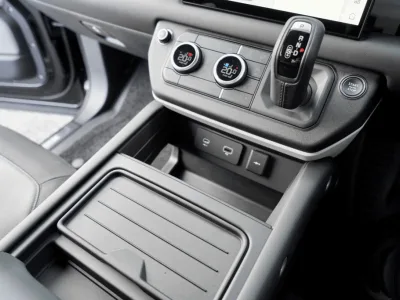 2022 Land Rover Defender 130 (No.140750)