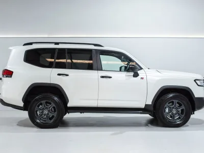 2022 LandCruiser LC300 GR Sport (No.J0538)
