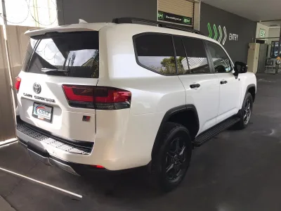 2022 LandCruiser LC300 GR Sport (No.J0525)