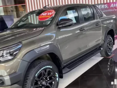 2022 RHD Toyota Hilux double cab ( Pickup ) Rocco 2.8 automatic 4x4 (No.560458)